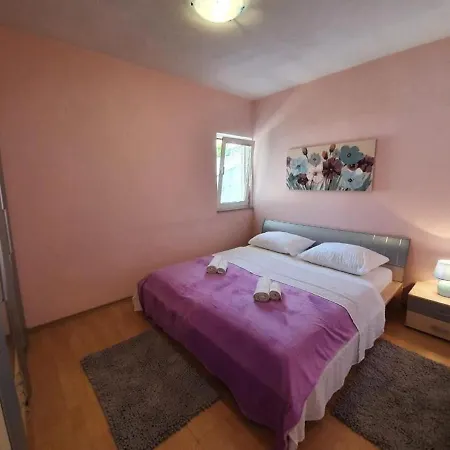 In Okrug Gornji With Terrace, Air Conditioning, Wifi, Washing Machine 5059-3 Apartment Trogir
