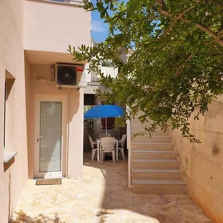 In Okrug Gornji With Terrace, Air Conditioning, Wifi, Washing Machine 5059-3 Apartment *